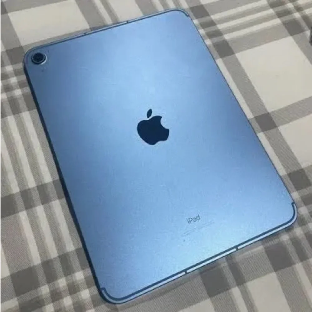 COPY - iPad 10th gen blue